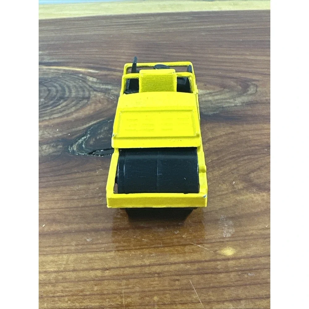 1986 Hot Wheels 69 CAT Road Roller Yellow‎ Diecast Malaysia VGC